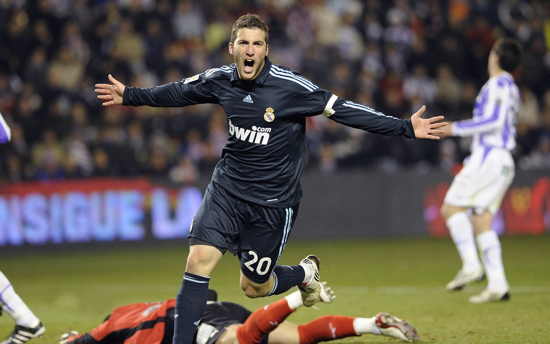 意甲先锋破门：精彩瞬间，令人震撼！，意甲第一门将